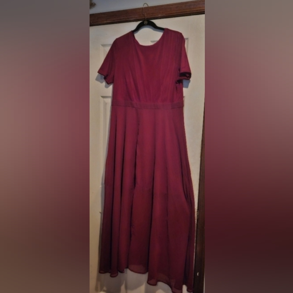 Elegant Burgundy Short Sleeve Dress